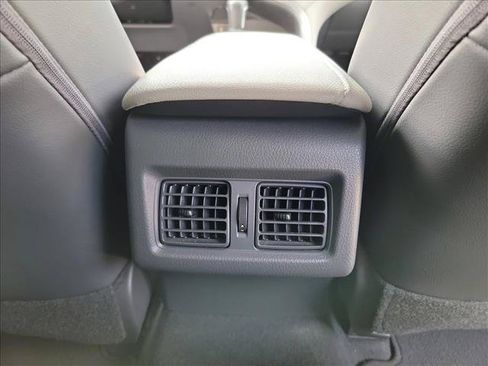 Used 2020 Toyota Camry XLE FWD image 15