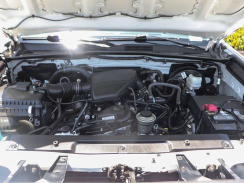 Used 2020 Toyota Tacoma SR w/ SR Convenience Package RWD image 11