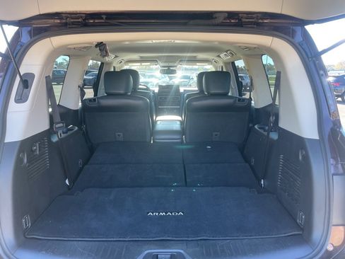 Used 2022 Nissan Armada SL w/ Captain's Chairs Package image 13
