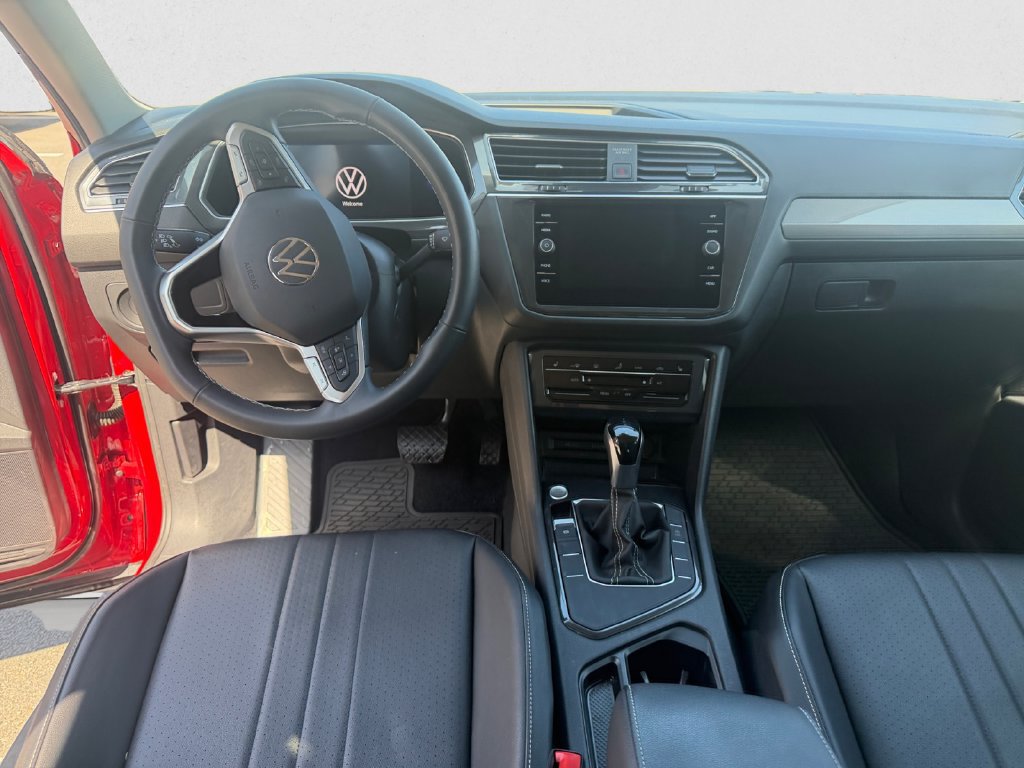 Certified 2022 Volkswagen Tiguan SE FWD image 10