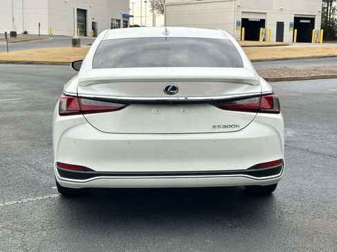 Used 2020 Lexus ES 300h w/ Premium Package image 12