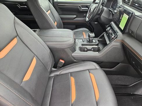 Used 2025 GMC Sierra 1500 AT4 w/ AT4 Premium Package AWD/4WD image 15