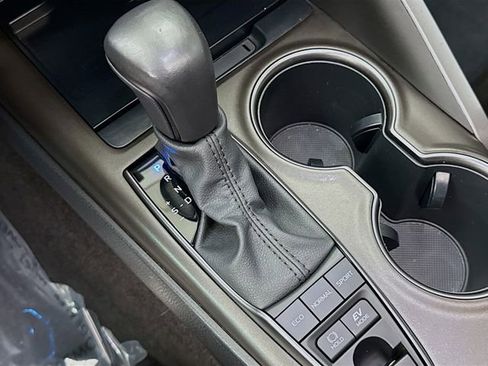 Used 2022 Toyota Camry XSE image 16