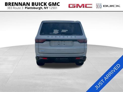 Used 2022 Jeep Wagoneer Series II AWD/4WD image 4