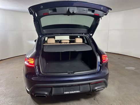 Certified 2022 Porsche Macan image 35