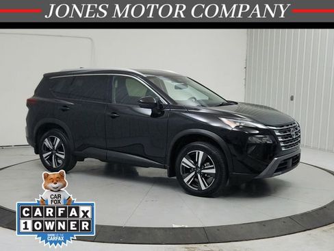 Used 2025 Nissan Rogue SL AWD/4WD image 1