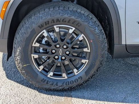New 2026 Chevrolet Traverse Z71 w/ LPO, Floor Liner Package AWD/4WD image 10