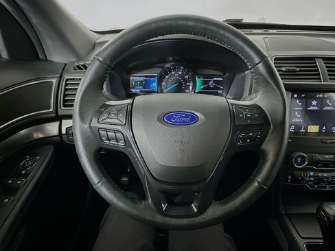 Used 2019 Ford Explorer XLT w/ Equipment Group 202A image 11