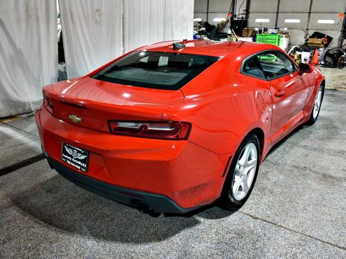 Used 2018 Chevrolet Camaro LT RWD image 28