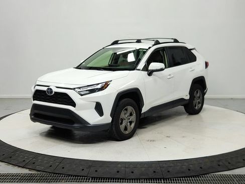 Used 2023 Toyota RAV4 LE AWD/4WD image 4
