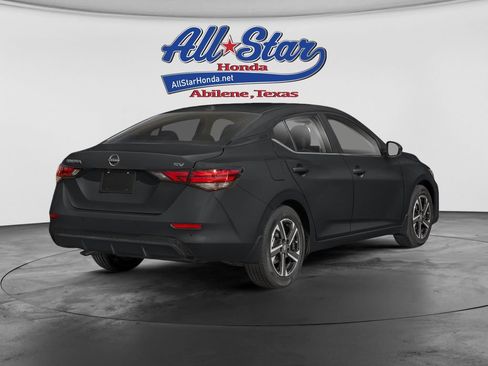 Used 2025 Nissan Sentra SV FWD image 2