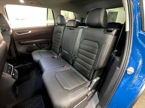 New 2025 Volkswagen Atlas SEL image 12