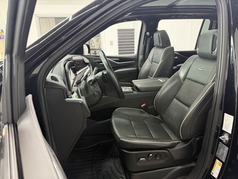Used 2022 Cadillac Escalade ESV Sport w/ Touring Package AWD/4WD image 15