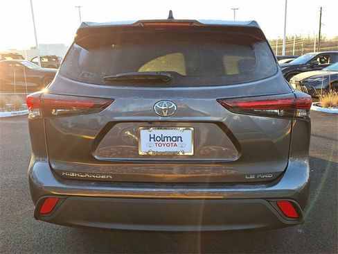 Certified 2024 Toyota Highlander LE image 6