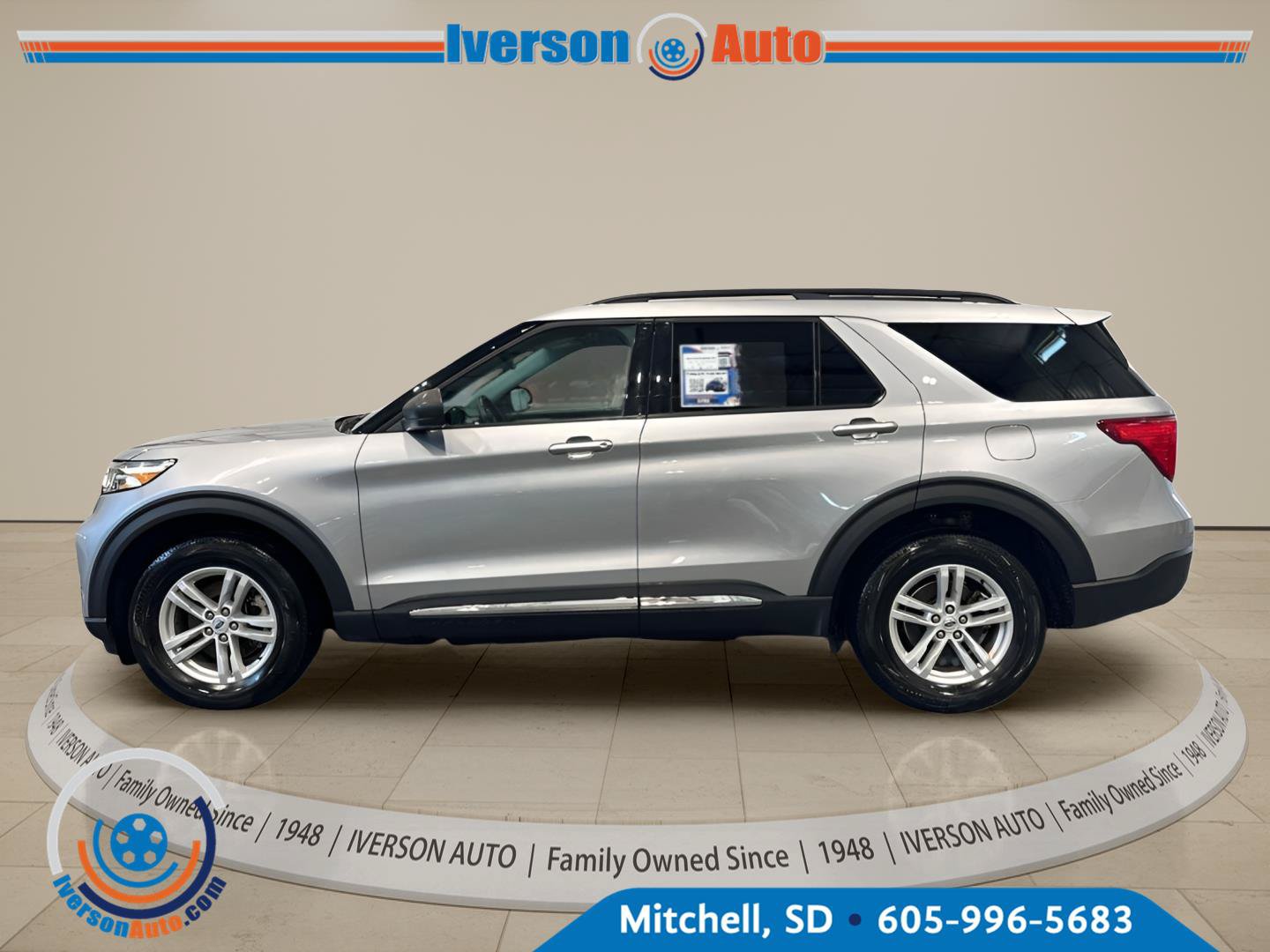 Used 2024 Ford Explorer XLT w/ Equipment Group 202A AWD/4WD image 6