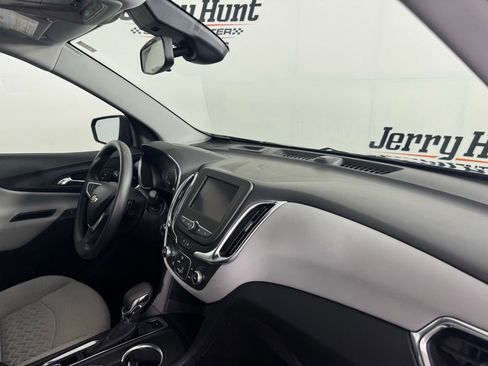 Used 2022 Chevrolet Equinox LS w/ LS Convenience Package image 30