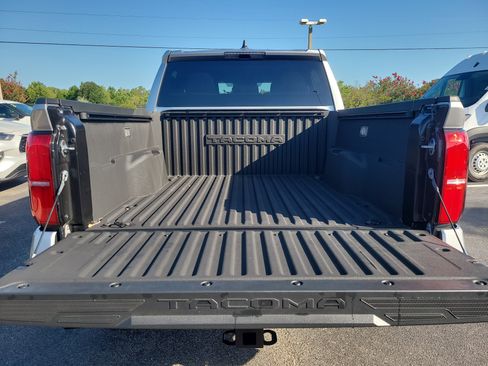 Used 2025 Toyota Tacoma TRD Sport RWD image 8