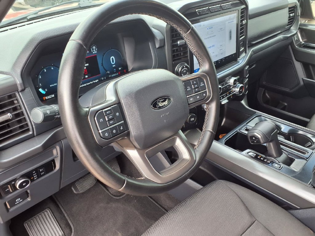 Used 2024 Ford F150 XLT w/ XLT Black Appearance Package RWD image 17