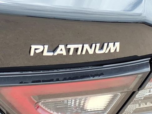 Used 2023 Nissan Maxima Platinum w/ Sport Mat Group FWD image 11