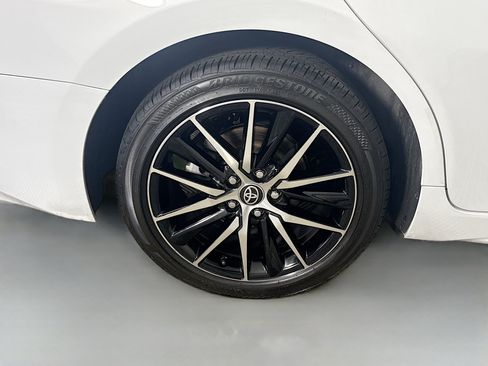 Used 2024 Toyota Camry SE w/ Convenience Package FWD image 33