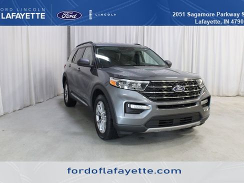 Used 2023 Ford Explorer XLT w/ Equipment Group 202A AWD/4WD image 1