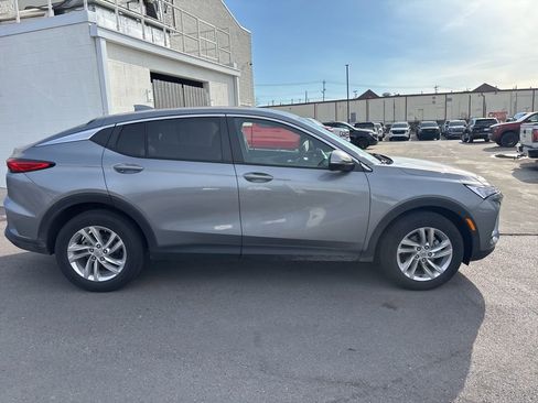 Used 2024 Buick Envista Preferred image 7