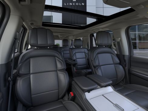 New 2026 Lincoln Navigator L Reserve AWD/4WD image 10
