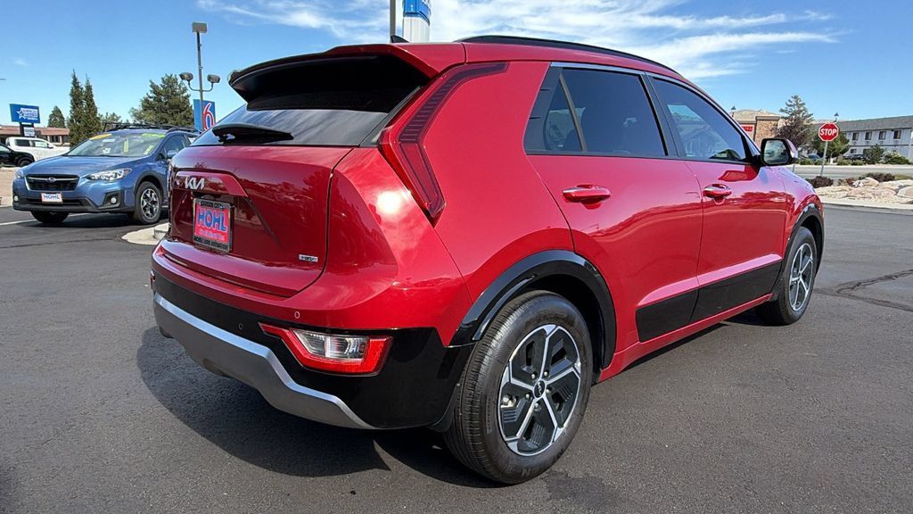Used 2023 Kia Niro FWD image 3