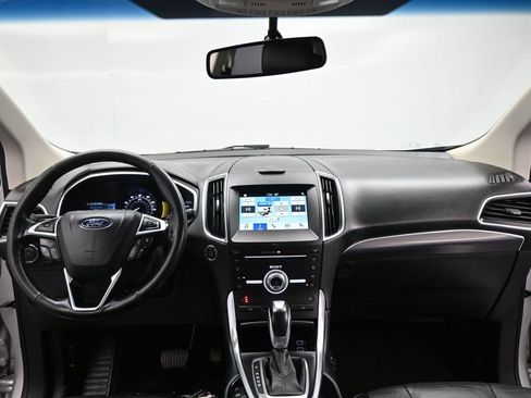Certified 2018 Ford Edge Titanium image 20