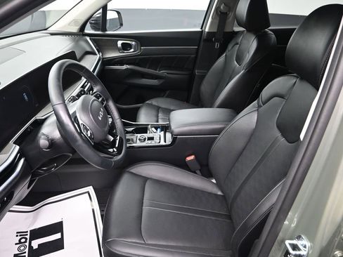 Certified 2025 Kia Sorento SX AWD/4WD image 14