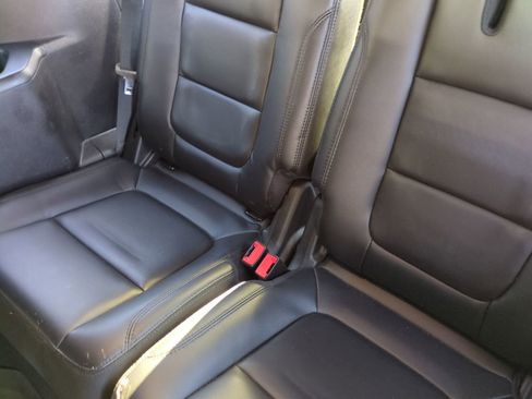 Used 2019 Ford Explorer XLT w/ Equipment Group 202A image 27