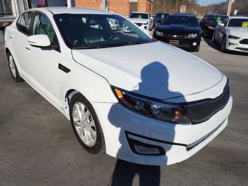 Used 2015 Kia Optima EX image 3