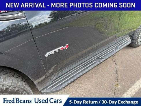 Used 2025 GMC Yukon AT4 w/ AT4 Premium Package AWD/4WD image 8