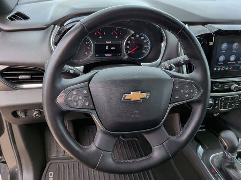 Used 2023 Chevrolet Traverse LT image 16