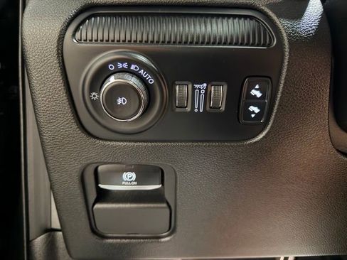 Used 2024 Jeep Wagoneer L Series III w/ Premium Group I AWD/4WD image 46
