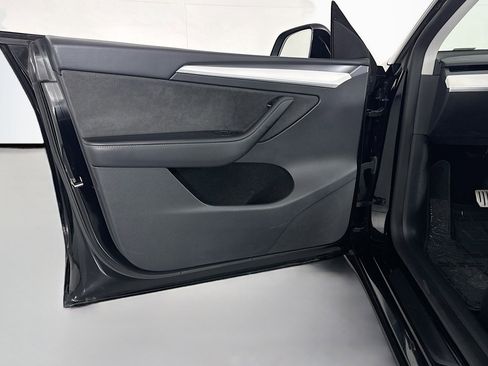 Used 2023 Tesla Model Y Performance image 20