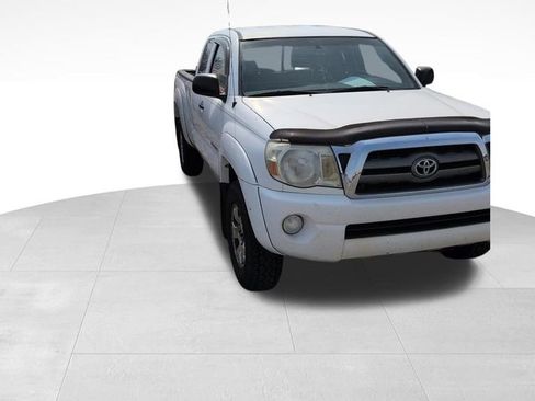 Used 2010 Toyota Tacoma PreRunner image 6