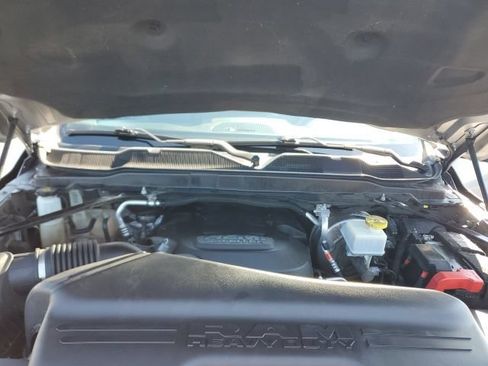 Used 2022 RAM 2500 Tradesman w/ Chrome Appearance Group AWD/4WD image 11
