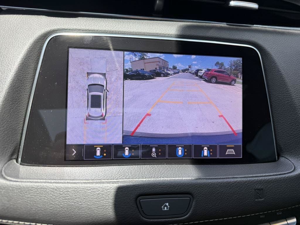 Used 2019 Cadillac XT4 Premium Luxury w/ Technology Package FWD image 18