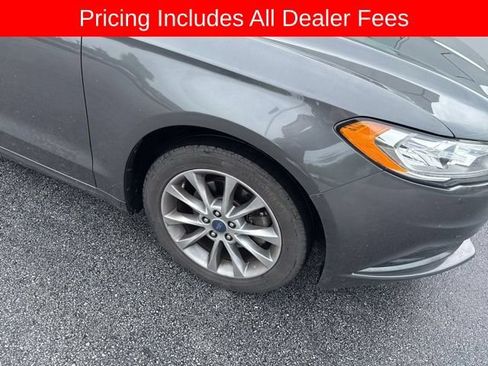 Used 2017 Ford Fusion SE w/ Fusion SE Technology Package FWD image 10