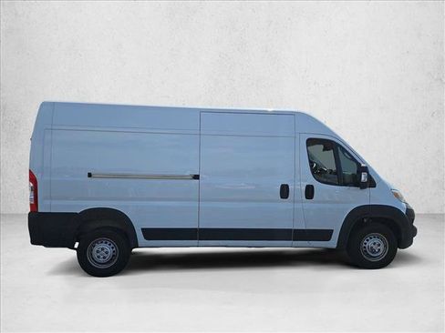 Used 2025 RAM ProMaster 2500 w/ Safety Group FWD image 3