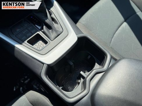 Used 2025 Toyota RAV4 XLE AWD/4WD image 20