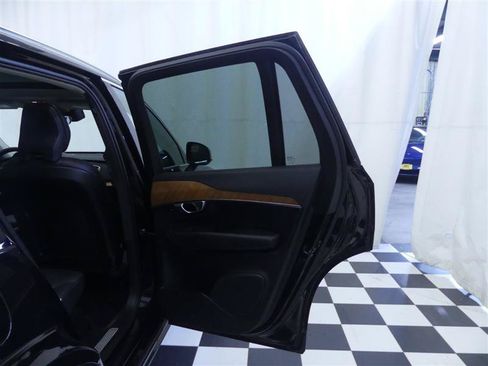Used 2023 Volvo XC90 T8 Plus AWD/4WD image 28