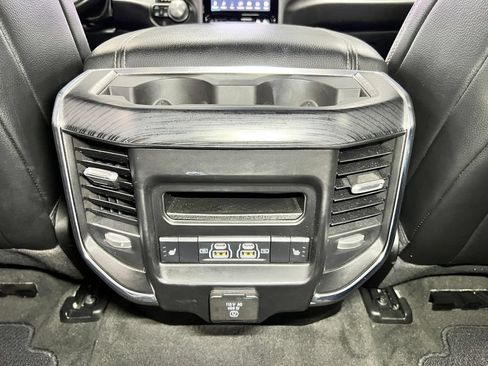 Used 2024 RAM 1500 Laramie AWD/4WD image 22