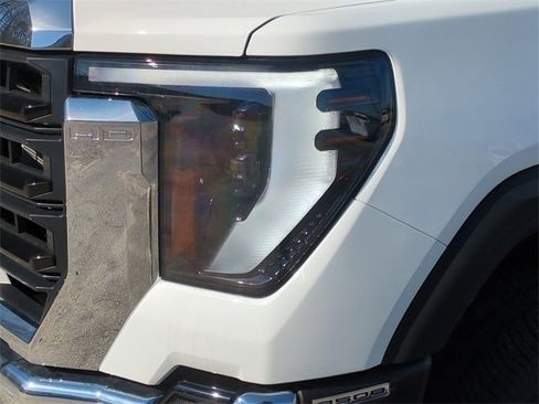 New 2024 GMC Sierra 3500 Pro w/ Convenience Package image 9