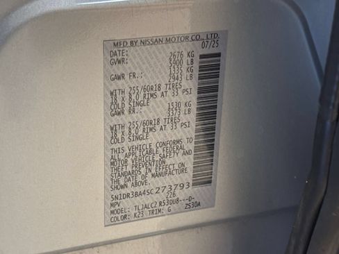 Used 2025 Nissan Pathfinder SV FWD image 27