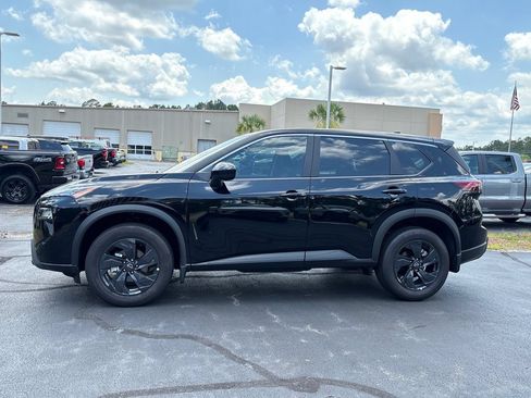 Used 2026 Nissan Rogue SV w/ Cold Weather Package FWD image 23