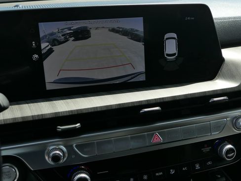 Used 2024 Kia Telluride EX w/ EX Captain's Chair Package FWD image 20