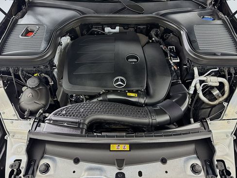 Certified 2022 Mercedes-Benz GLC 300 image 11