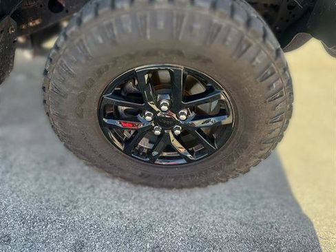 Used 2022 Jeep Gladiator Sport image 40